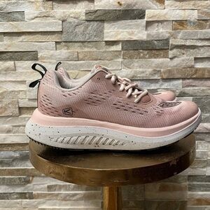 KEEN Light Pink Sneakers | Cushioned Sole Lightweight WK400 Sneakers Hiking